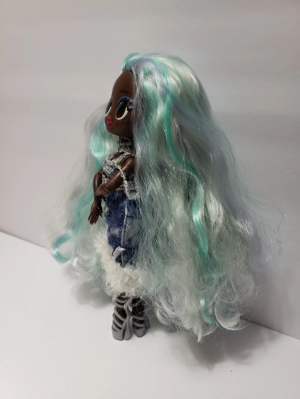 LOL SURPRISE O.M.G Fashion Show Style Edition Lady Braids Fashion Doll